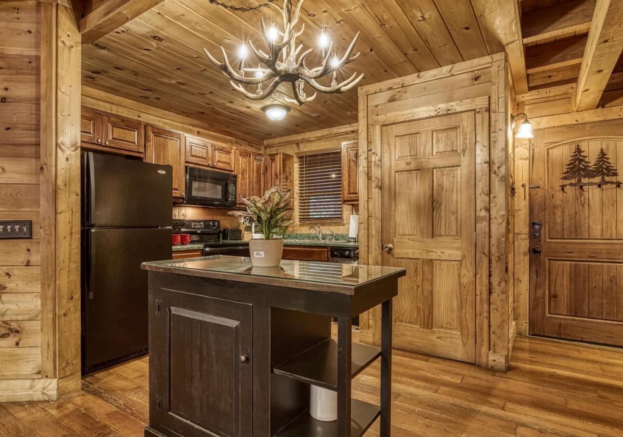 Bridgewood Cabin, Hot Tub, 1089 Of Free Attraction Tickets For Each Paid Day, Dollywood And More! Pigeon Forge Exterior photo