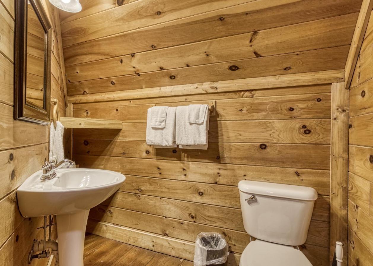 Bridgewood Cabin, Hot Tub, 1089 Of Free Attraction Tickets For Each Paid Day, Dollywood And More! Pigeon Forge Exterior photo