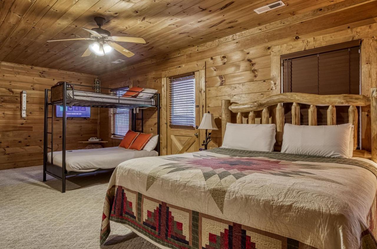 Bridgewood Cabin, Hot Tub, 1089 Of Free Attraction Tickets For Each Paid Day, Dollywood And More! Pigeon Forge Exterior photo