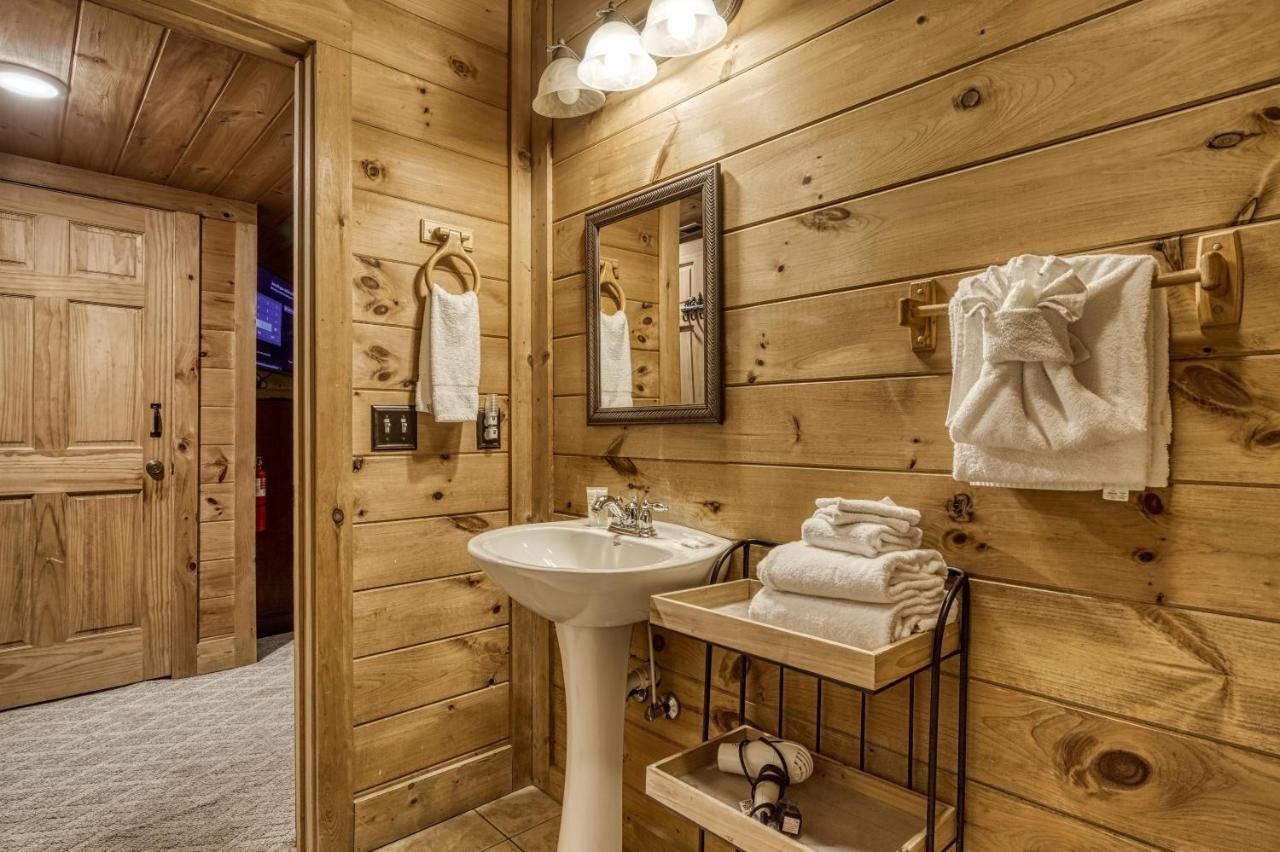 Bridgewood Cabin, Hot Tub, 1089 Of Free Attraction Tickets For Each Paid Day, Dollywood And More! Pigeon Forge Exterior photo