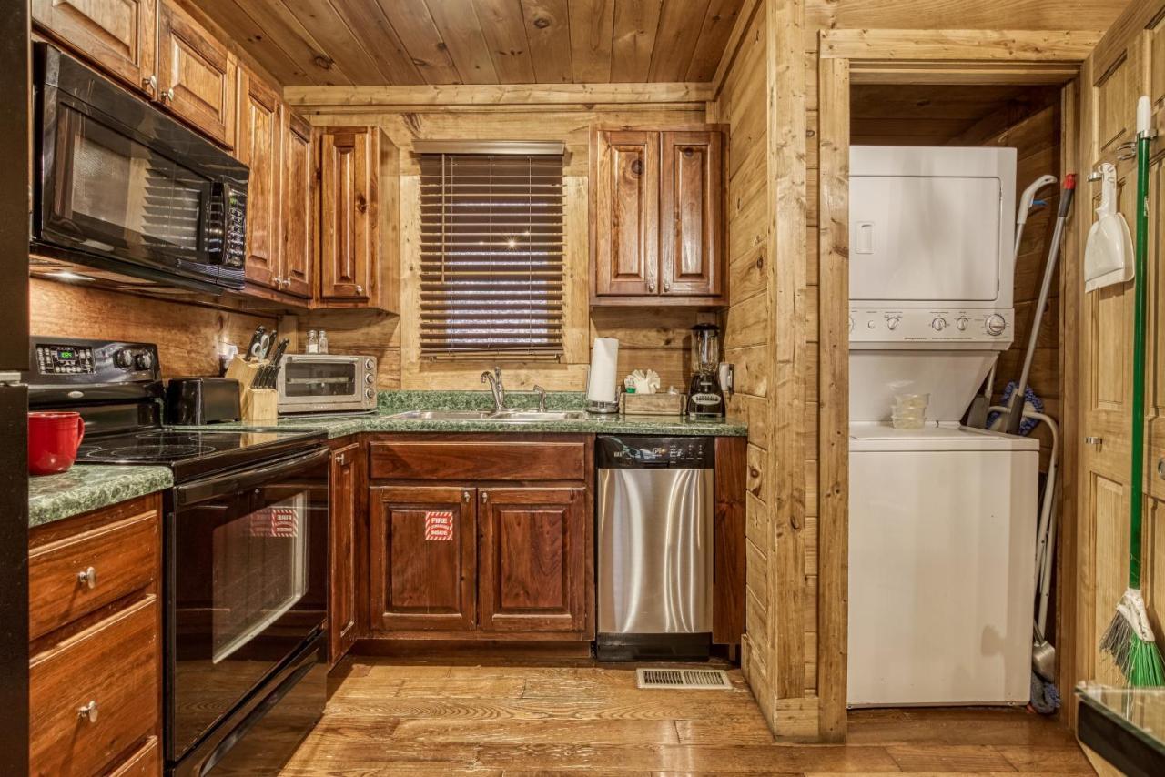 Bridgewood Cabin, Hot Tub, 1089 Of Free Attraction Tickets For Each Paid Day, Dollywood And More! Pigeon Forge Exterior photo