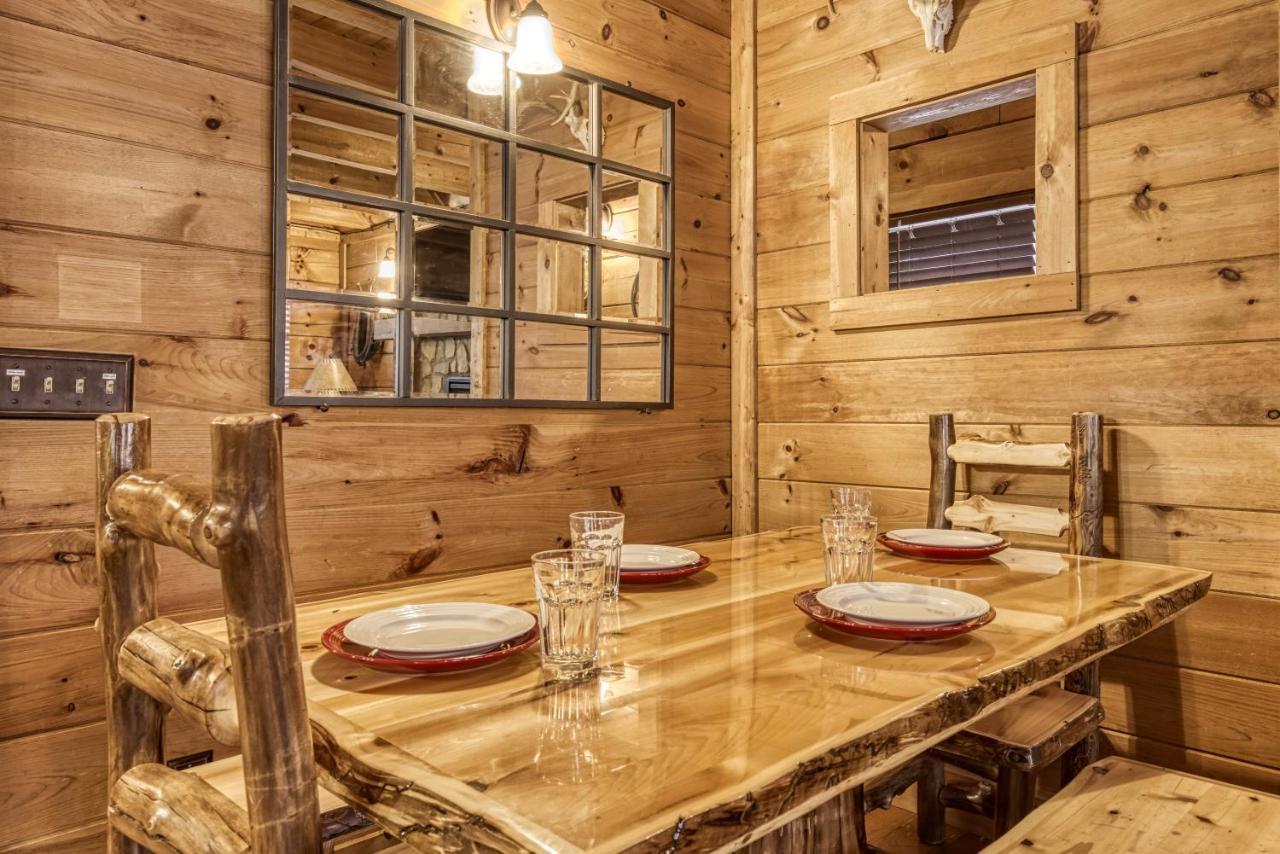 Bridgewood Cabin, Hot Tub, 1089 Of Free Attraction Tickets For Each Paid Day, Dollywood And More! Pigeon Forge Exterior photo