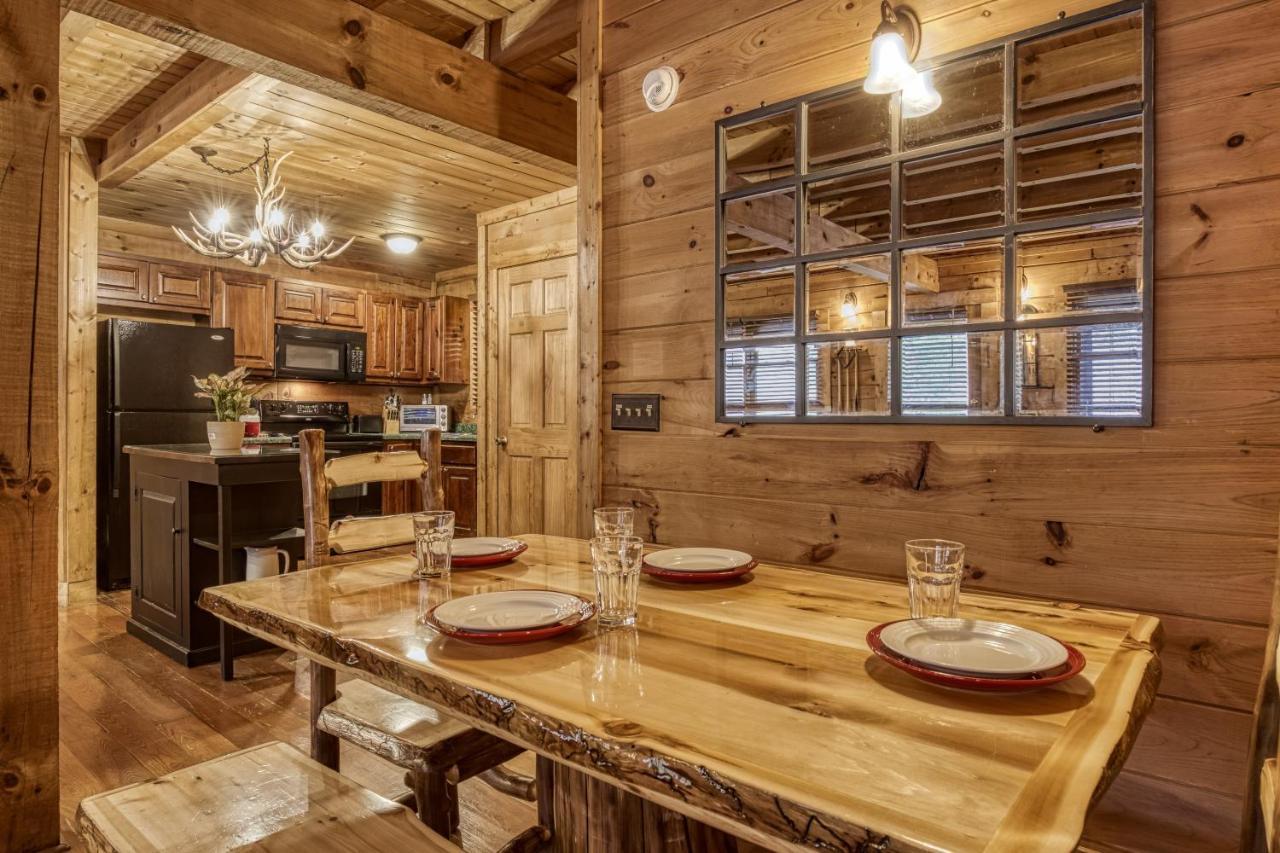 Bridgewood Cabin, Hot Tub, 1089 Of Free Attraction Tickets For Each Paid Day, Dollywood And More! Pigeon Forge Exterior photo
