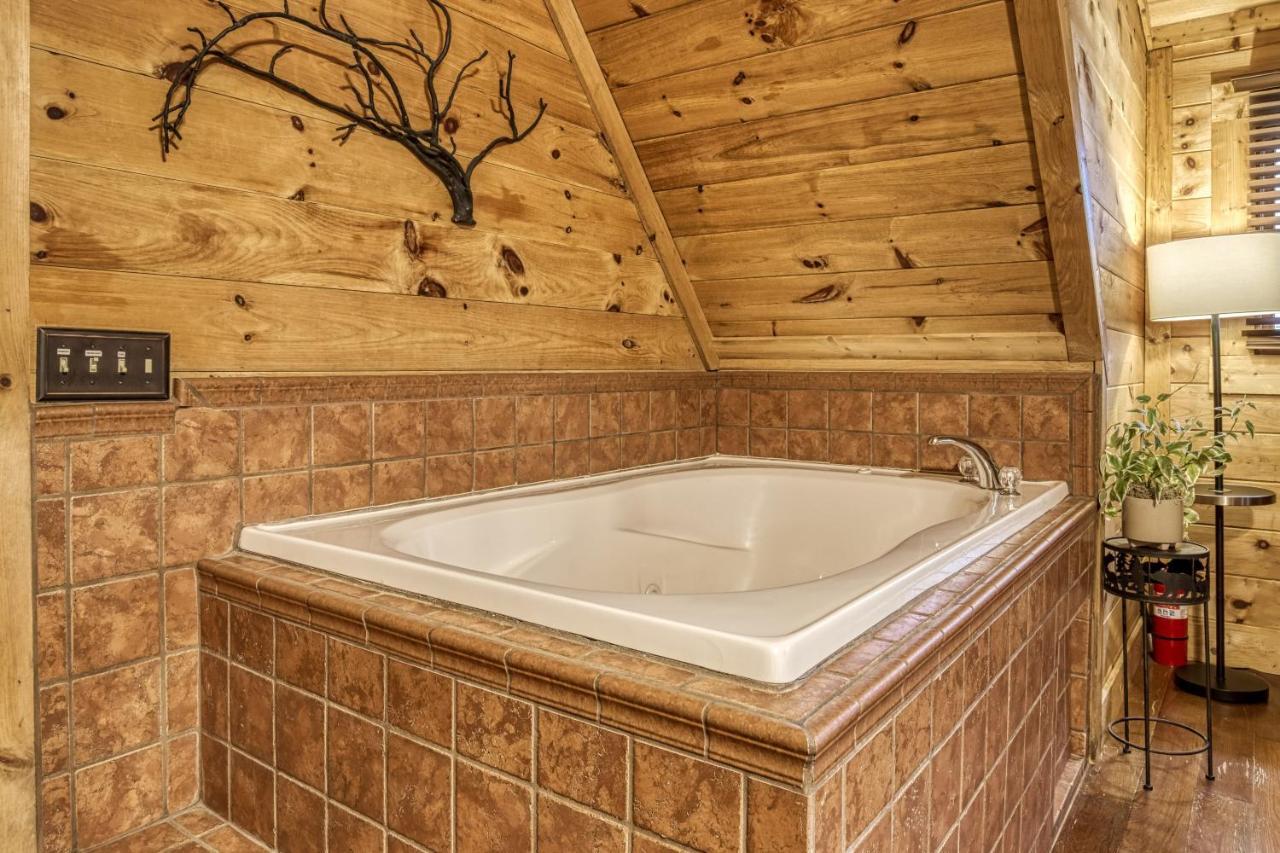 Bridgewood Cabin, Hot Tub, 1089 Of Free Attraction Tickets For Each Paid Day, Dollywood And More! Pigeon Forge Exterior photo
