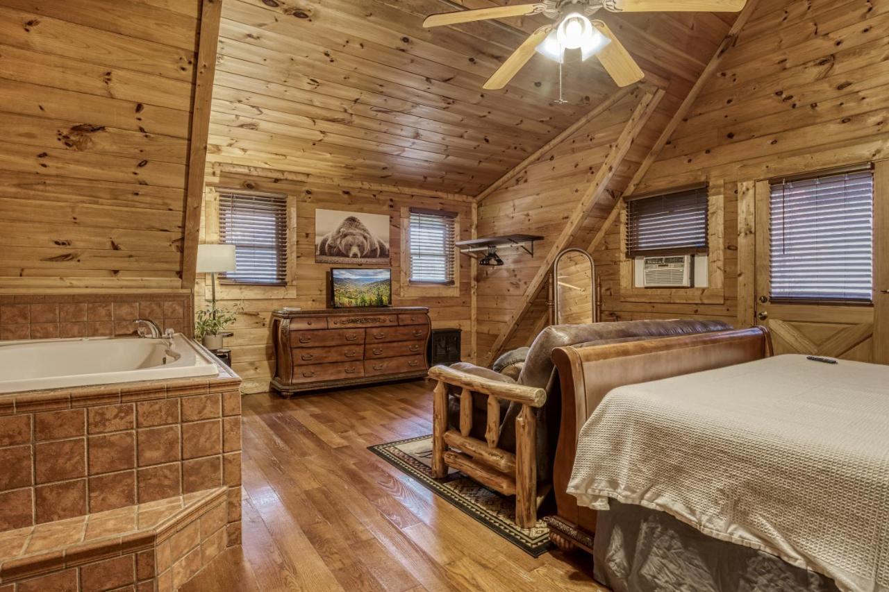 Bridgewood Cabin, Hot Tub, 1089 Of Free Attraction Tickets For Each Paid Day, Dollywood And More! Pigeon Forge Exterior photo