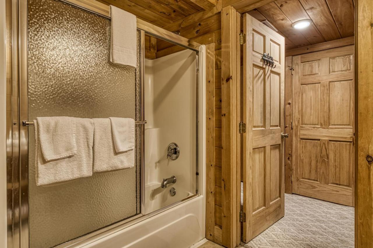 Bridgewood Cabin, Hot Tub, 1089 Of Free Attraction Tickets For Each Paid Day, Dollywood And More! Pigeon Forge Exterior photo