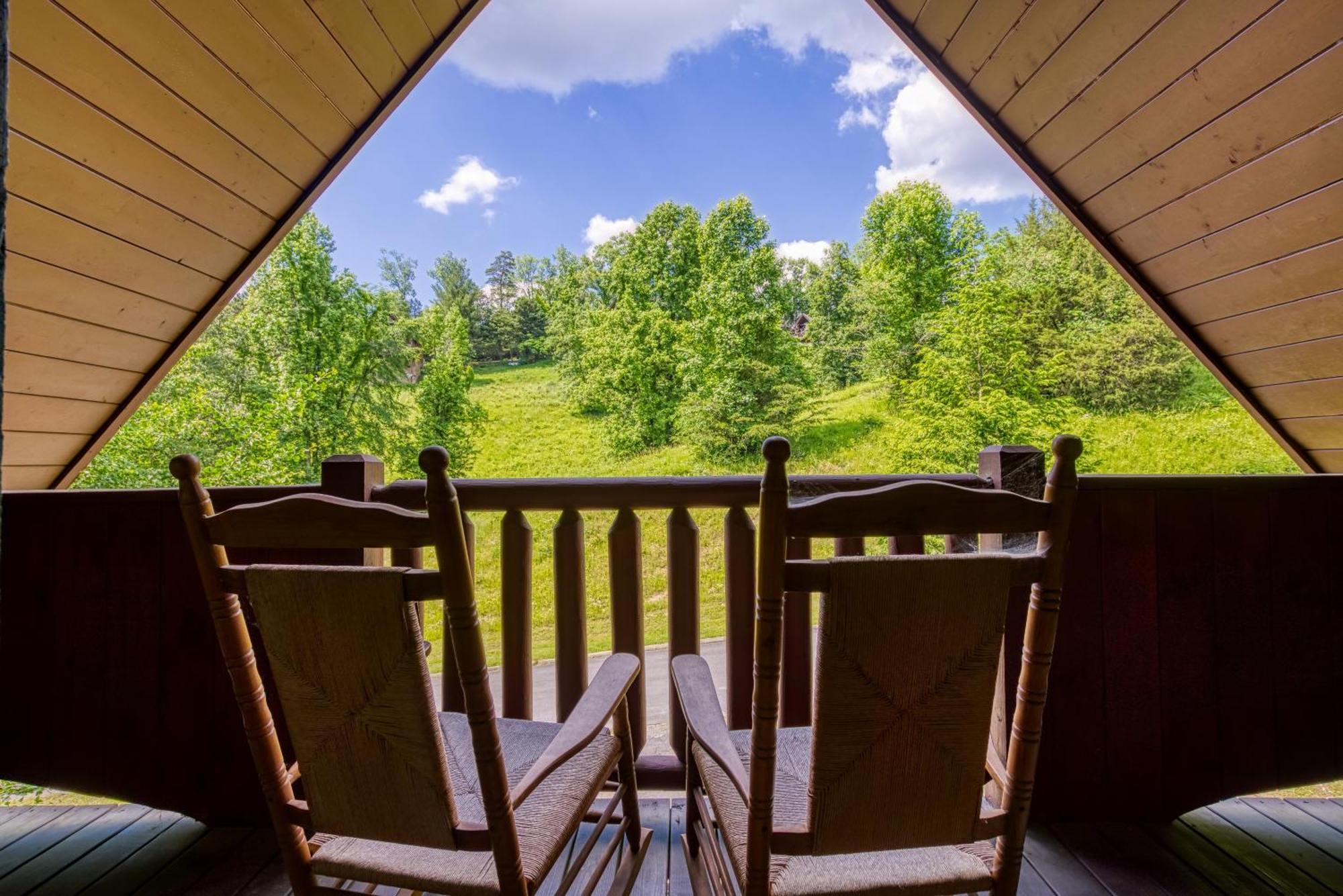 Bridgewood Cabin, Hot Tub, 1089 Of Free Attraction Tickets For Each Paid Day, Dollywood And More! Pigeon Forge Exterior photo