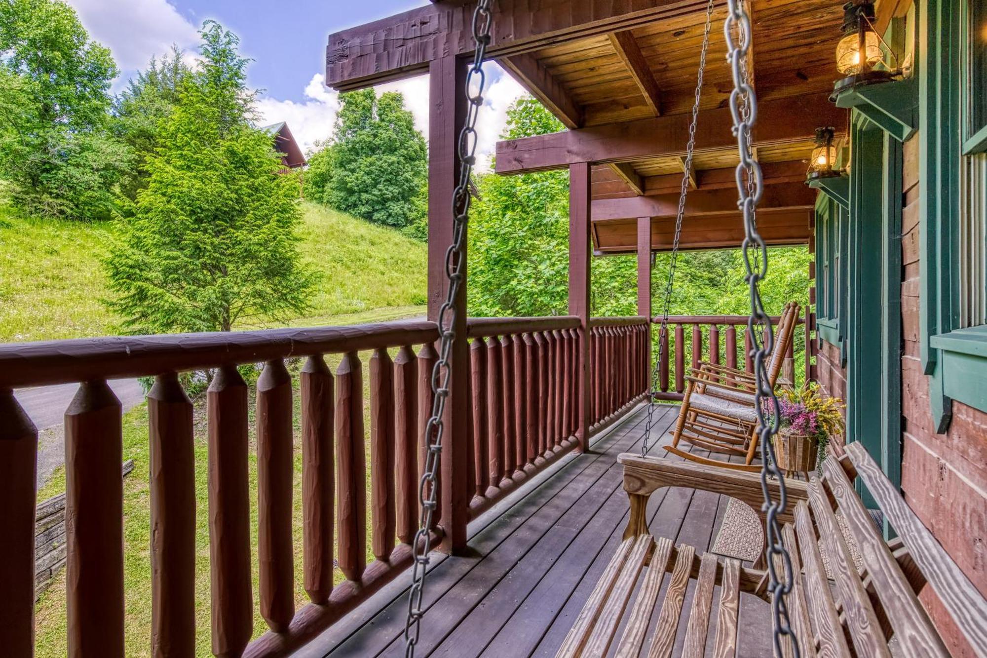 Bridgewood Cabin, Hot Tub, 1089 Of Free Attraction Tickets For Each Paid Day, Dollywood And More! Pigeon Forge Exterior photo