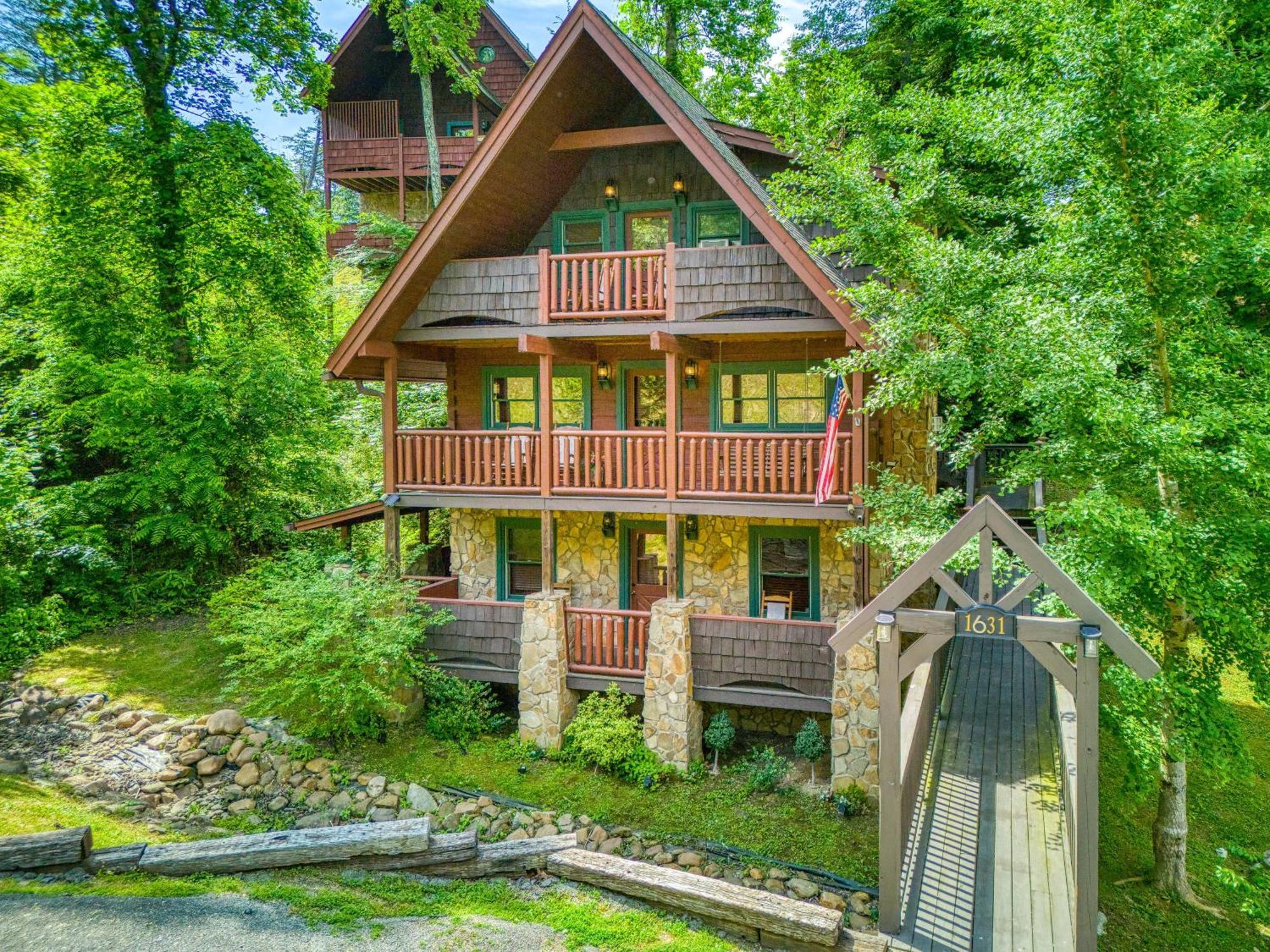 Bridgewood Cabin, Hot Tub, 1089 Of Free Attraction Tickets For Each Paid Day, Dollywood And More! Pigeon Forge Exterior photo